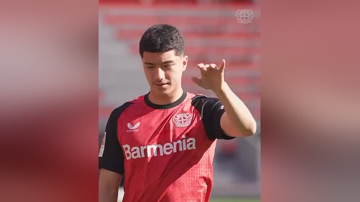勒沃庫森簽馬扎，19歲中場，簽約至2030年。
