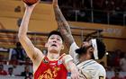 周琦實(shí)力強(qiáng)，26+13籃下統(tǒng)治；胡金秋兩屆MVP。