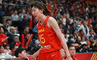中國女籃高度優(yōu)勢明顯，籃板44-20領(lǐng)先日本，前場板16-5。