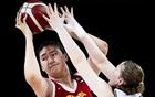 日本球員田中14號，偷掐張子宇頭發(fā)！宮魯鳴憤怒！